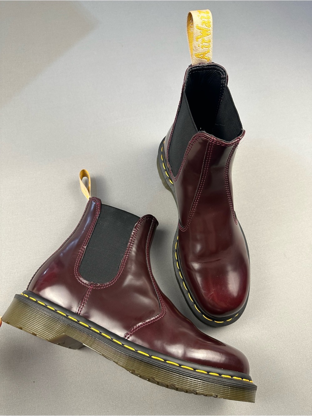 NWOT/LIKE NEW Dr. Martens Vegan 2976 Gloss Chelsea Boots - US M 8 / US L 9